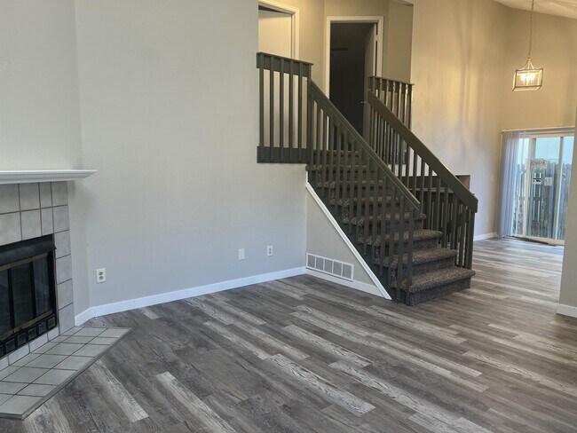 Building Photo - 17676 E Bethany Cir