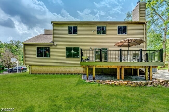 Building Photo - 33 Highmount Ave