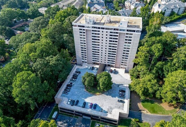 Building Photo - 3530 Piedmont Rd