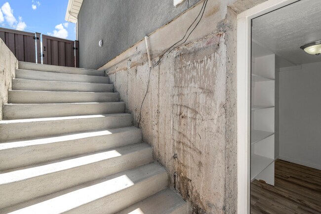 Building Photo - 456 W 2600 N