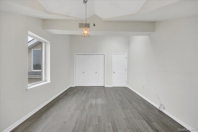 Building Photo - 1424 Outlook Ave