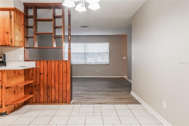 Building Photo - 1010 N Lavon Ave