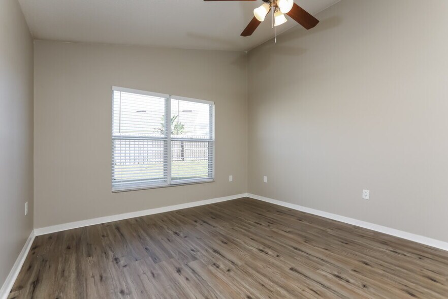Building Photo - 2117 Flintlock Blvd