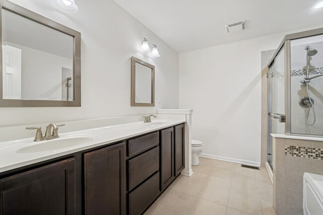 Building Photo - 70 Marcel Ln