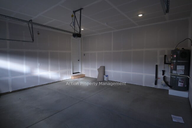 Building Photo - Beautiful New 3 Bed 2 Bath Home in Rolling Hills – Built in 2025