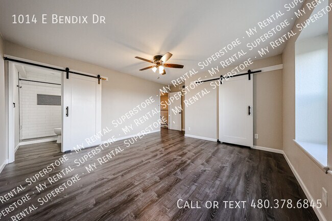 Building Photo - 1014 E Bendix Dr