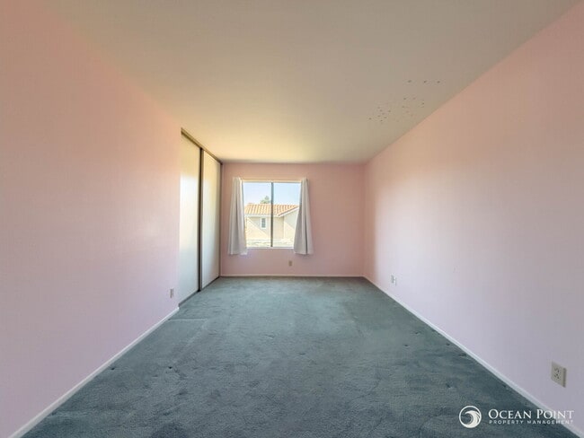 Building Photo - 4 Bedroom Home for Rent in Moorpark!