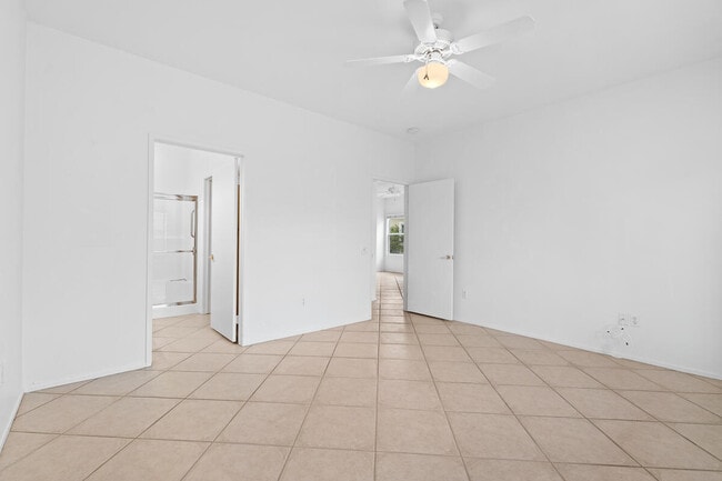 Building Photo - 78472 Glastonbury Way