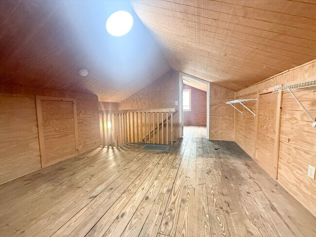 Building Photo - Charming 3-Bedroom Home in the Heart of Monterey with Large Yard & Garage