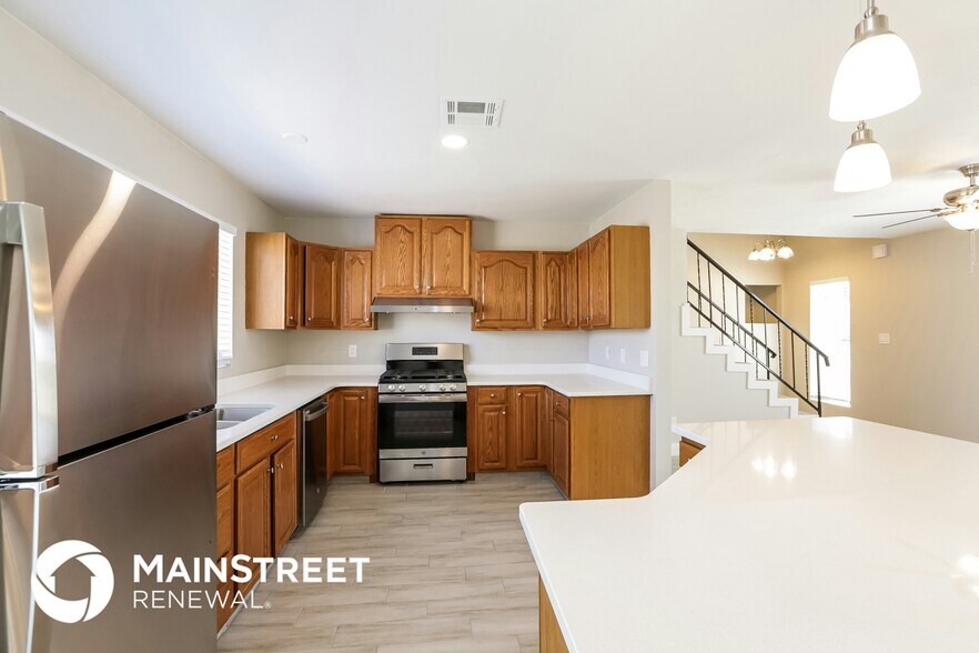 Building Photo - 6237 S 44th St