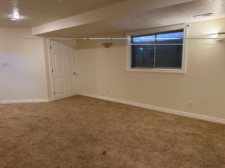Building Photo - 4785 W Dorilee Dr