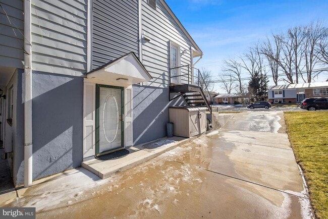 Building Photo - 8418 Stonewall Dr