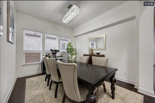 Building Photo - 4208 Bonanza Dr
