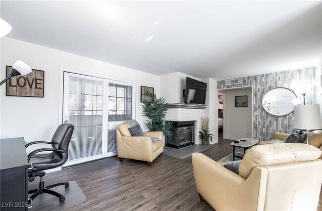 Building Photo - 101 Luna Way