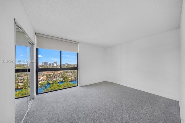 Building Photo - 3610 Yacht Club Dr