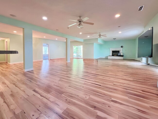 Building Photo - 5BD/3BA spacious house close to Purdue Uni...