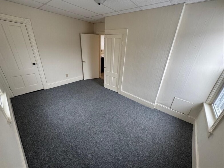 Building Photo - 115 Sweet Ave