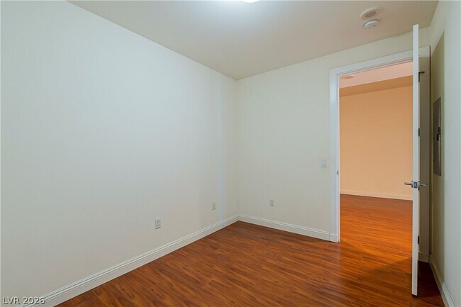 Building Photo - 4525 Dean Martin Dr
