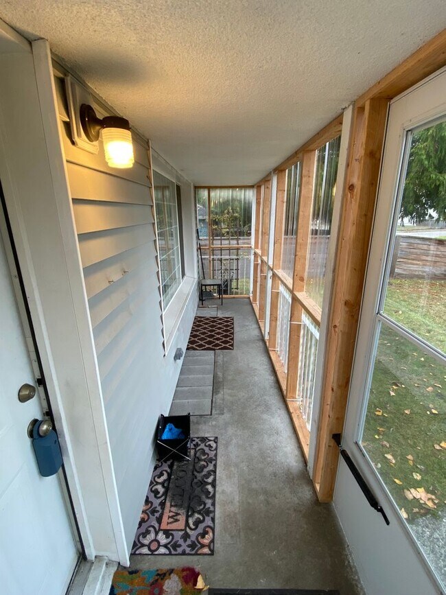 Building Photo - 2bd/1ba House in Central Tacoma