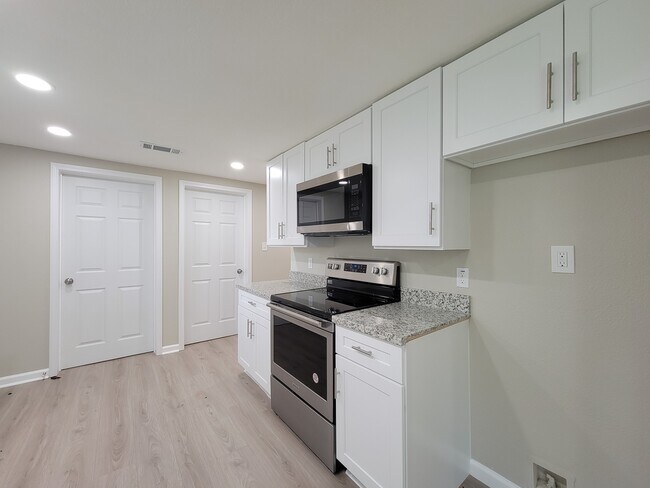 Building Photo - 1107 Roosevelt
