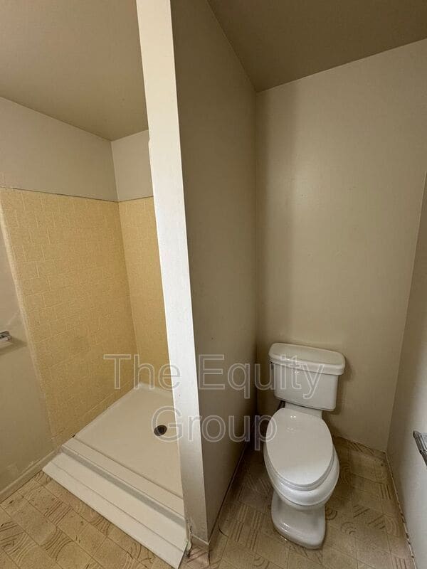 Building Photo - 1009 W Laura Ave