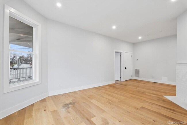 Building Photo - 56 Wildey St