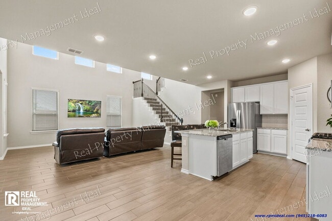 Building Photo - 2000 Plum Pk