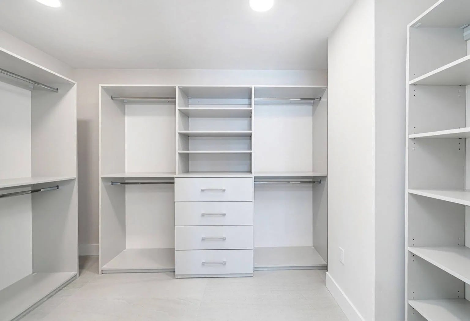 Building Photo - 555 NE 34th St