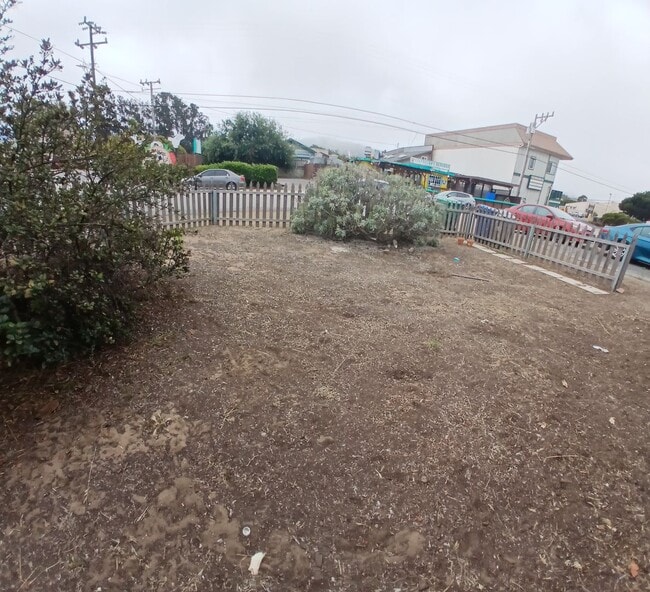 Building Photo - 1060 Santa Ynez Ave