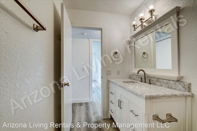 Building Photo - 1 br, 1 bath House - 1720 Bahama Avenue B4