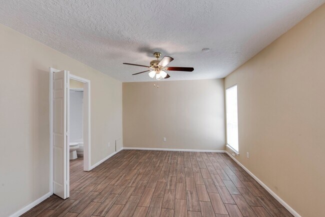 Building Photo - 5046 Spring Forest Dr