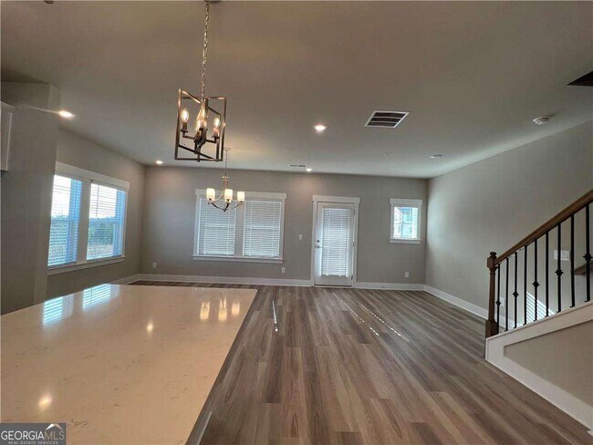 Building Photo - 1061 Knoxboro Ln