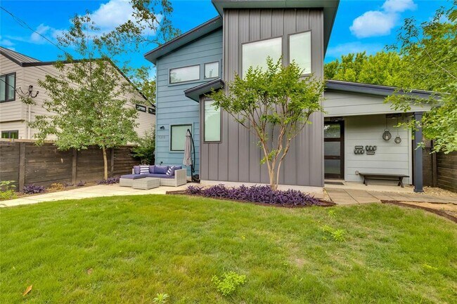 Building Photo - 1311 Justin Ln