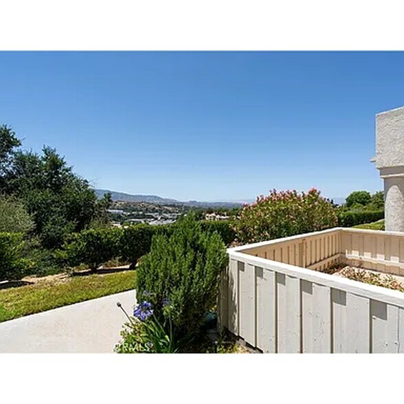 Building Photo - 21200 Trumpet Dr