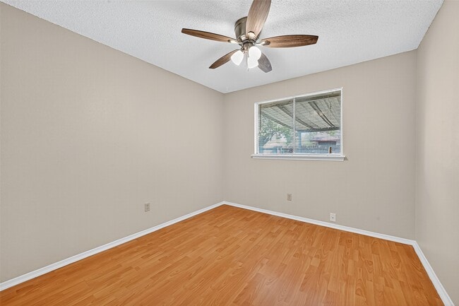 Building Photo - 7407 Alegria Dr