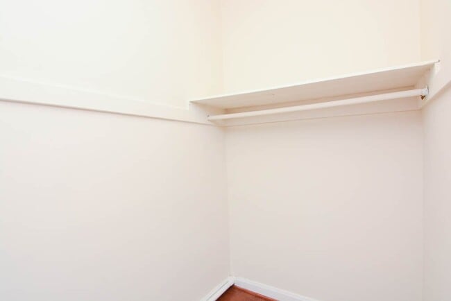 Building Photo - 4650 N Paulina St