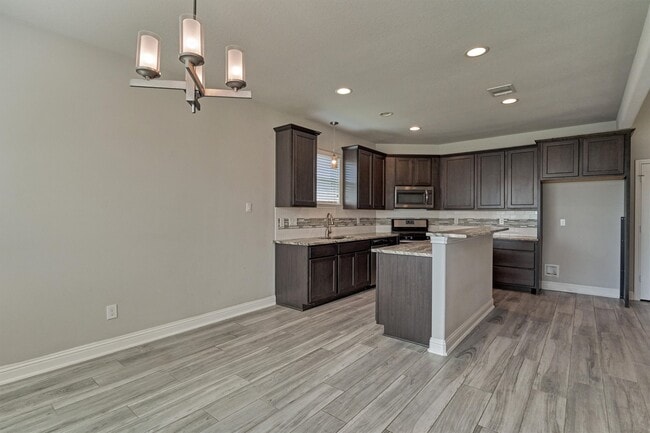 Building Photo - 180 Racetrack Ln