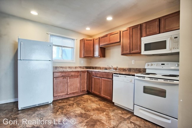 Building Photo - 1514 Schiller Ave