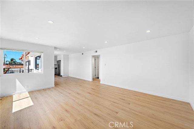 Building Photo - 223 Avenida Victoria