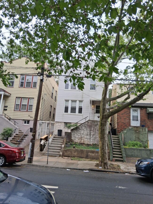 Primary Photo - 182 Terrace Ave