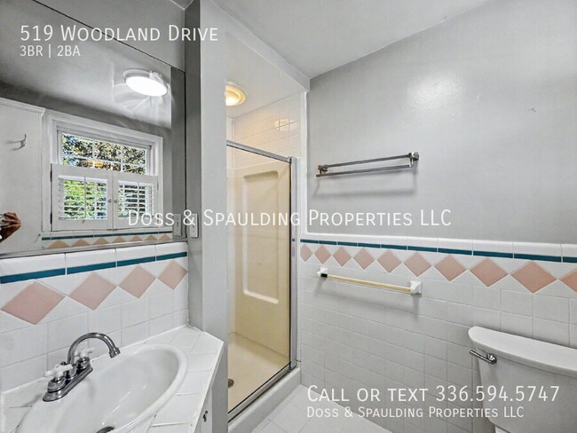 Building Photo - 519 Woodland Dr