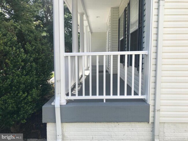 Building Photo - 9 St Claires Ct