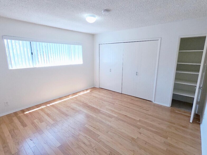 Building Photo - 1345 N Orange Dr