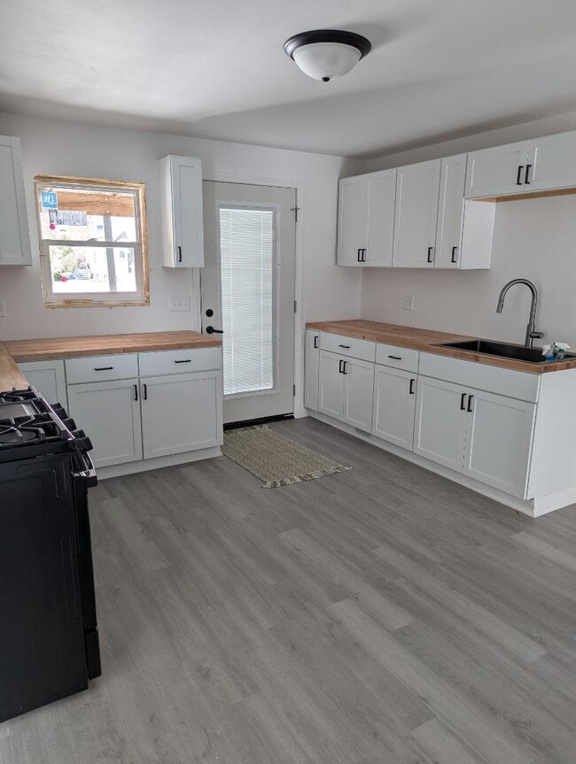 Building Photo - 720 Carney Blvd