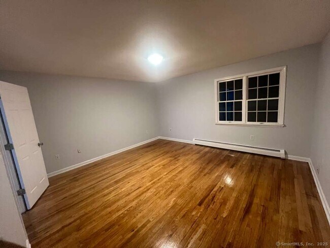 Building Photo - 307 Tolland St