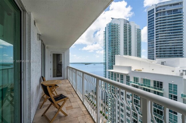 Building Photo - 1200 Brickell Bay Dr