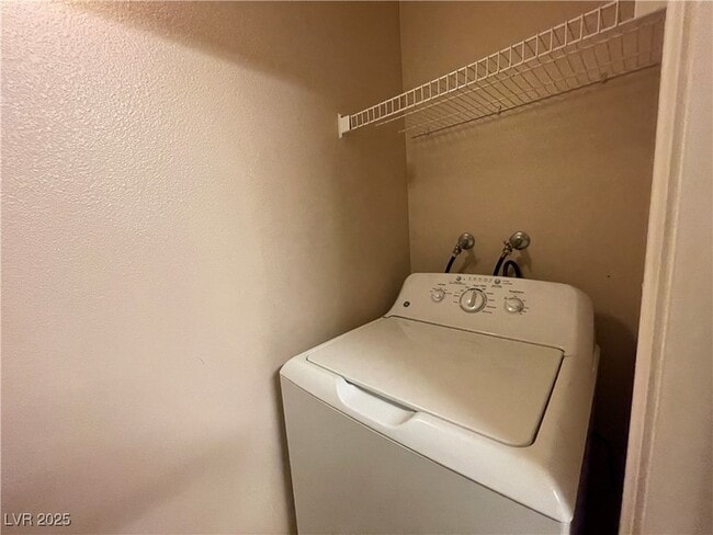 Building Photo - 8000 W Badura Ave