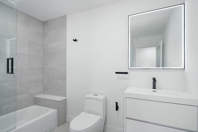 Building Photo - 2605 E Boston St