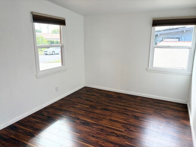 Building Photo - Beautifully Maintained 4-Bedroom Home with Private Backyard