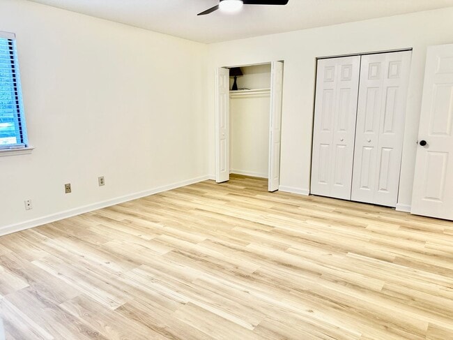 Primary Photo - 286 Toweridge Dr SW